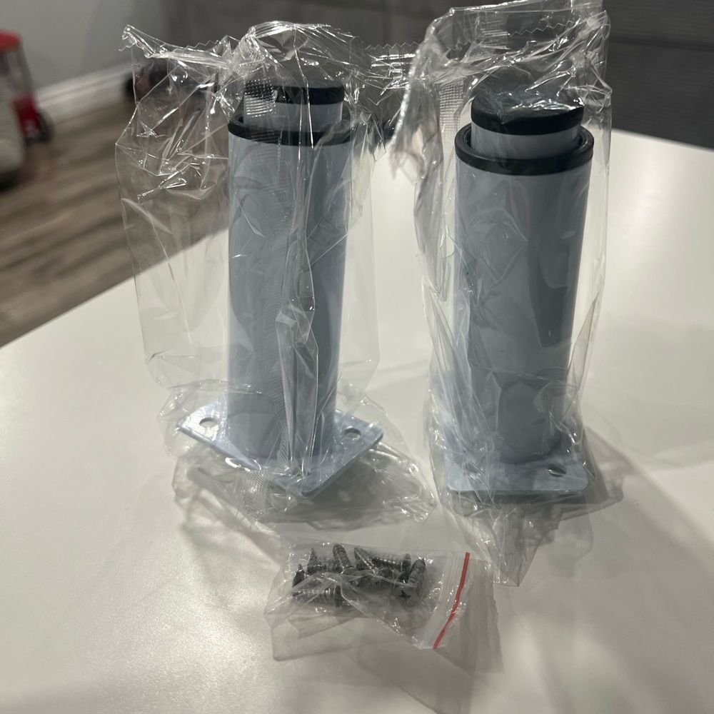 Desk leg risers (adjustable) - Picture 2 of 4